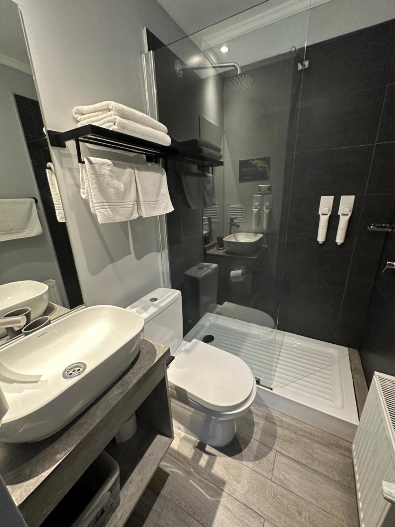 بونتا أريناس Patagonia Hotel & Apart Suite الغرفة الصورة
